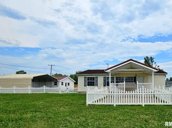 113 E Prairie St, Centralia, IL 62801