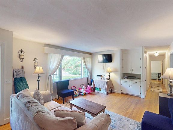 4th image of 1640 Baywood Cir