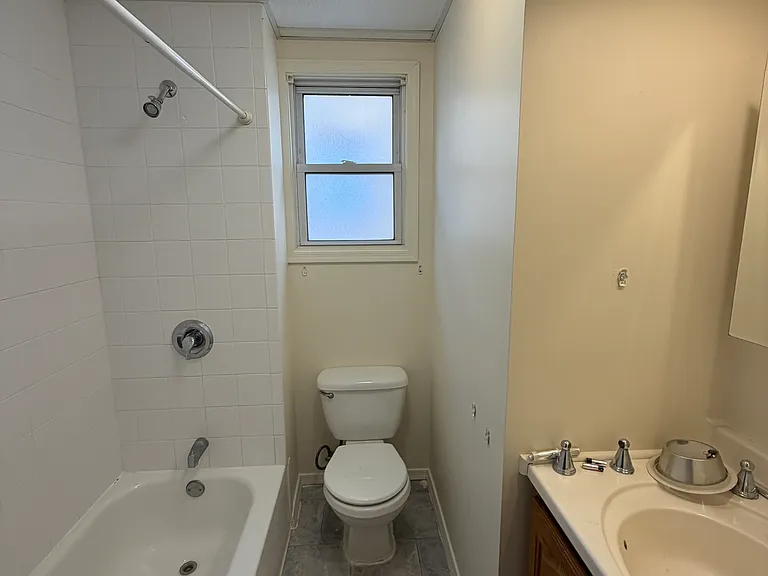 273 Centre Ave — Photo 4