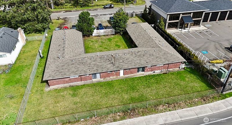 4th image of 4902 111th Street SW