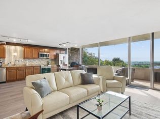 1000 Urlin Ave APT 518, Grandview, OH 43212
