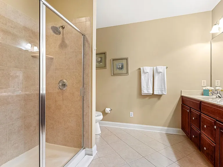 10400 Rosegate Ct #201 — Photo 36