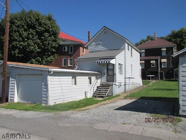 1st image of 909 School Ave