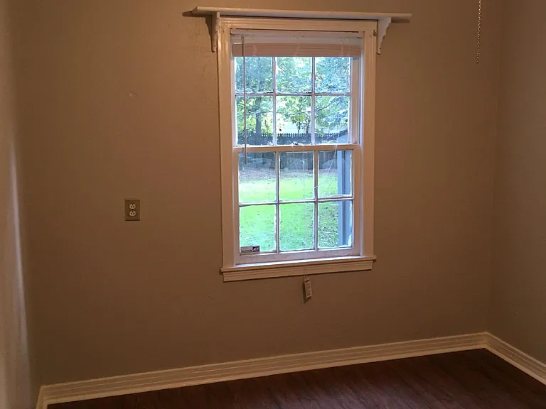 1119 Skyline St — Photo 6