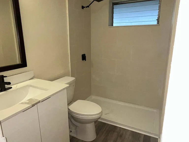 1711 NE 56th St #1 — Photo 16