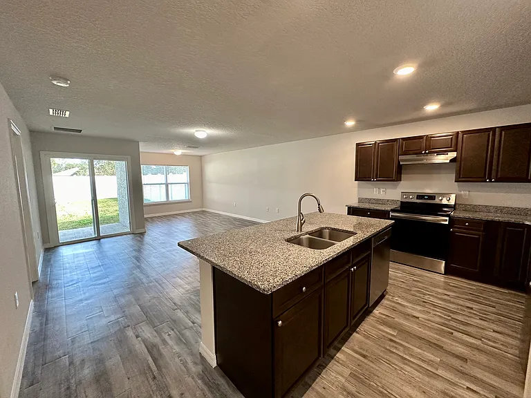 63 Rose Dr #A — Photo 5