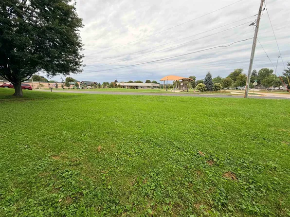 325 Jefferson St, Deforest, WI 53532