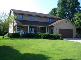 11 Charlestown Sq, Mason City, IA 50401