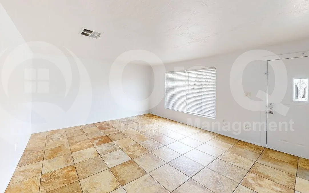 2 bed, 1.0 bath, 900 sqft, $1,200 — Photo 4