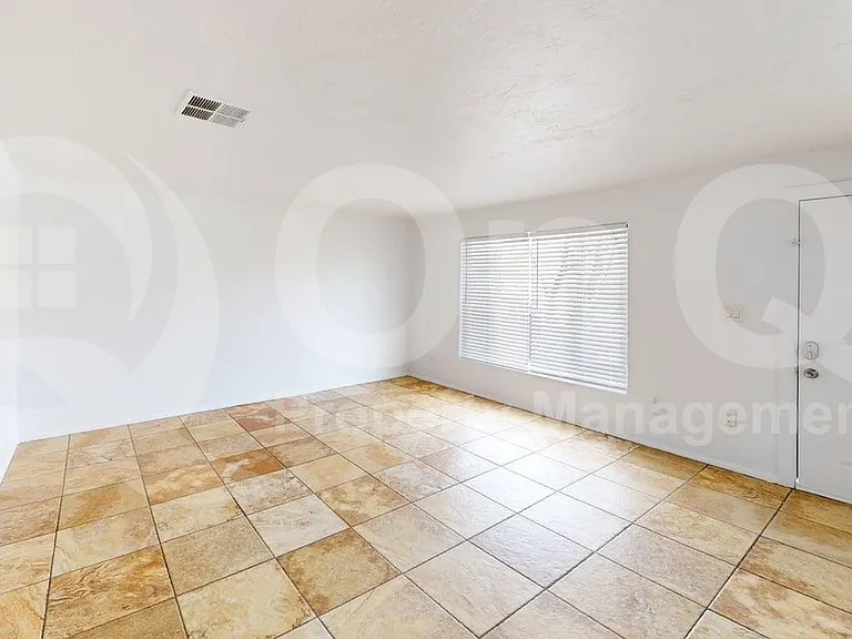 9803 N 7th Ave — Photo 4