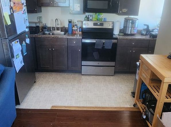 11 Pleasant St #1
