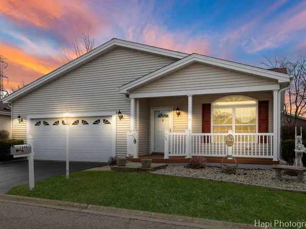 2848 Gateway Cir, Grayslake, IL 60030