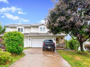 982 22nd Ave, Coralville, IA 52241