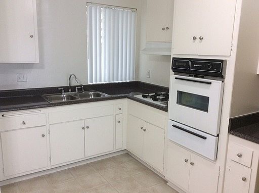 2nd image of 8862 Van Nuys Blvd APT 26