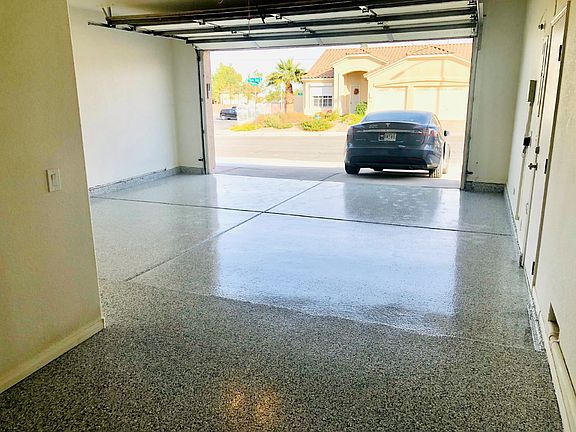 3rd image of 301 Vista Glen St