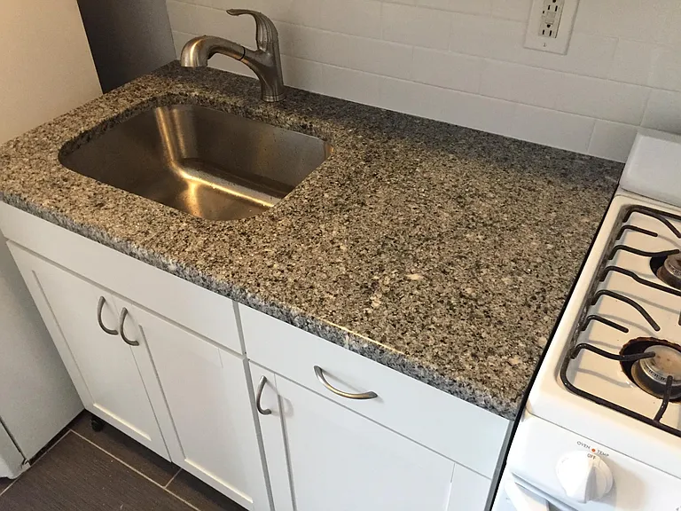 821 Bergen Ave #C14 — Photo 5