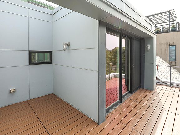 4th floor -- Balcony 2