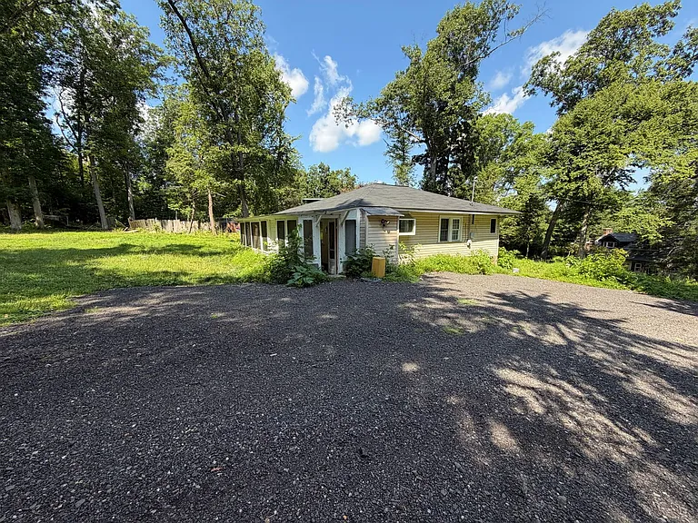 2537 Brigadoon Ln — Photo 12
