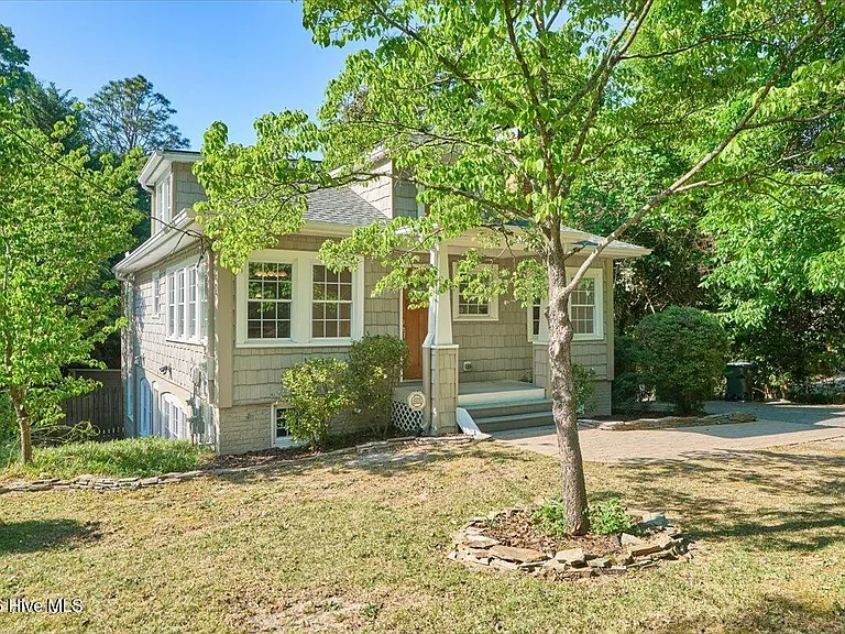 430 N Ridge St — Photo 2