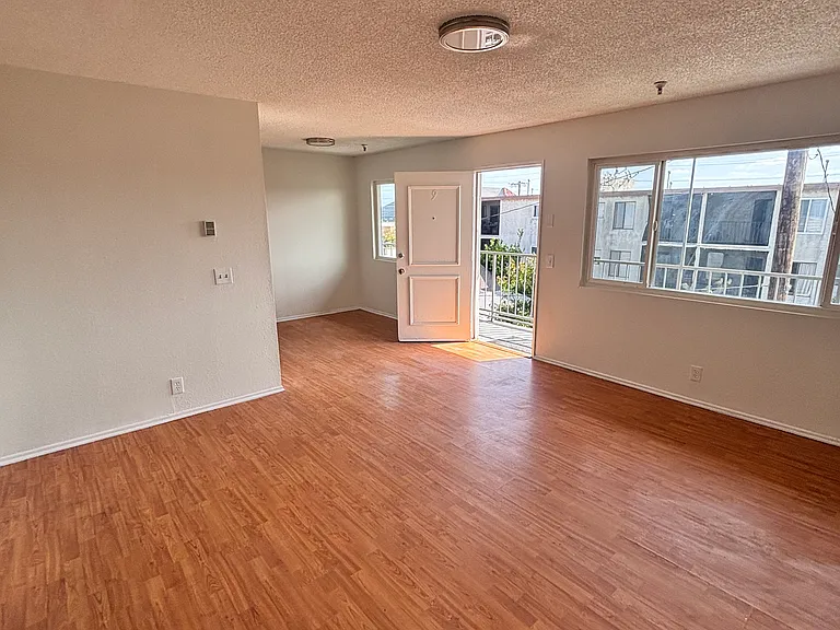 4040 W 138th St #9 — Photo 11