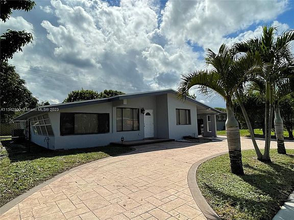 3rd image of 3160 SW 20th St