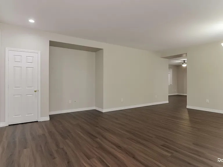 2125 Silvereye Dr — Photo 7