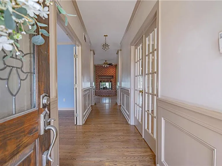 3475 Manor Rd — Photo 3
