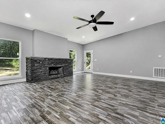 4th image of 117 Big Oak Dr