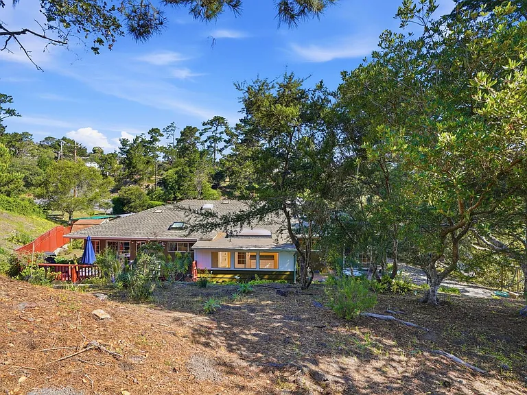 241 Soledad Dr — Photo 41