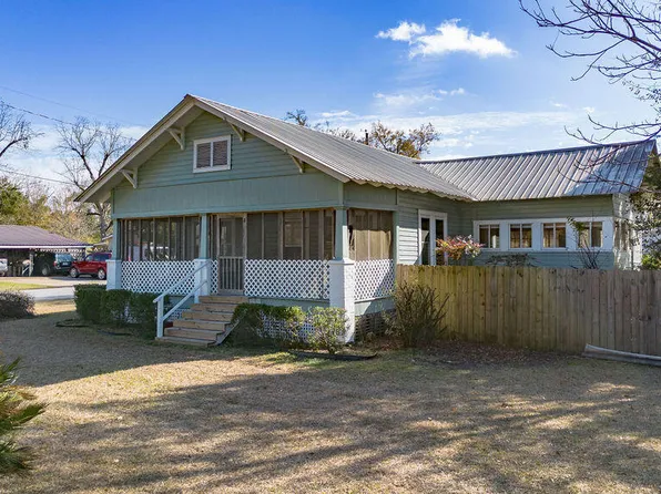 804 8th St, Chipley, FL 32428