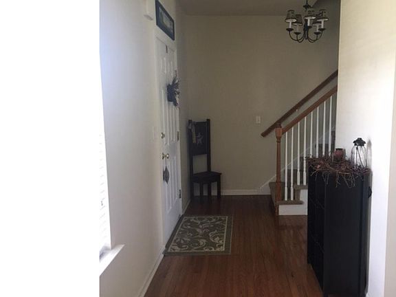 5th image of 726 Meadow Wood Ave