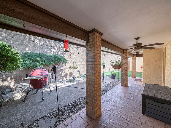 3rd image of 2619 Noel Ave