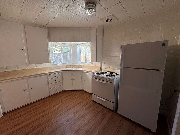 4th image of 2305 Lomita Blvd