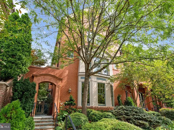 2915 38th St NW, Washington, DC 20016