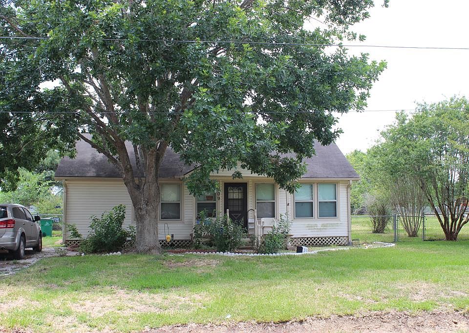 1st image of 309 E Tres Palacios Ave