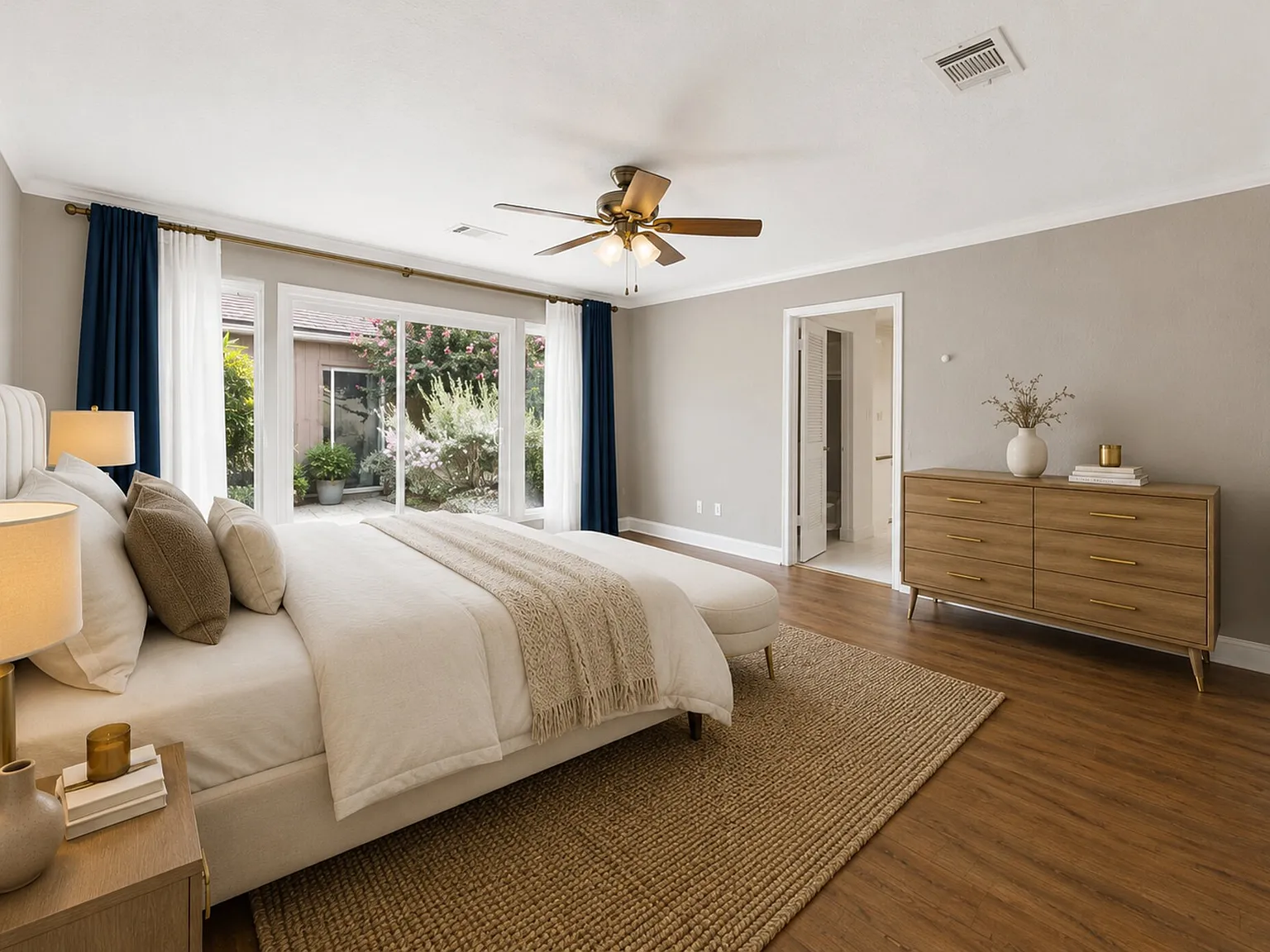 3 bed, 2.5 bath, 2349 sqft, $3,100 — Photo 4