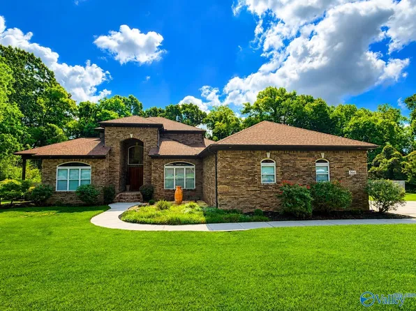 366 Forest Home Dr, Trinity, AL 35673