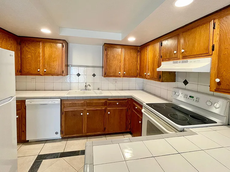 4844 71st St #B — Photo 3