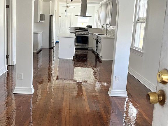 2nd image of 3518 Franklin Ave