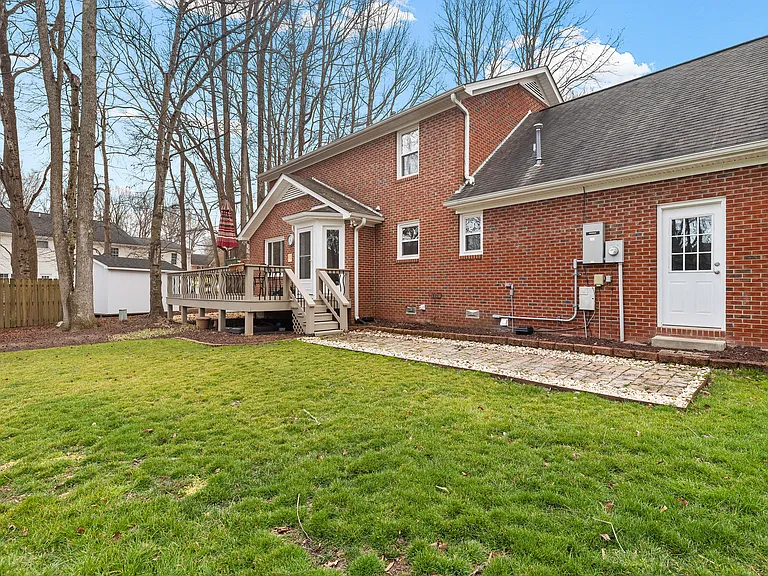 502 Westfield Ln — Photo 39