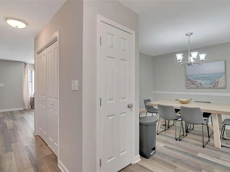 2101 Valley Oaks Dr SE — Photo 10