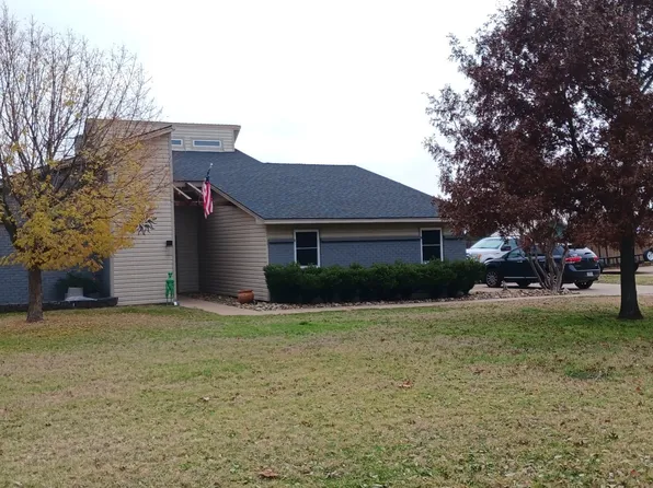 12 Cliff Dr, Mineral Wells, TX 76067