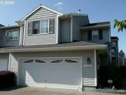 2186 N Holladay St photo 1