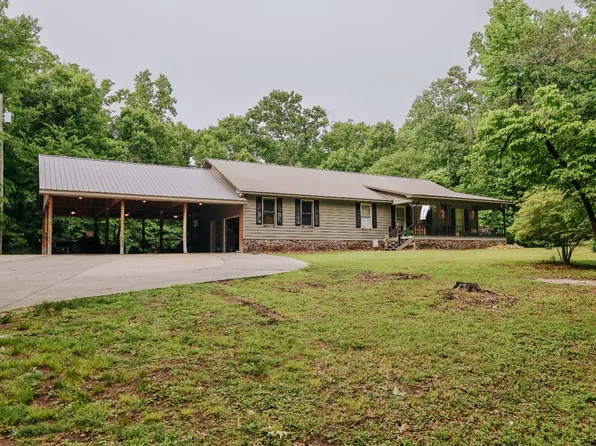1202 Walker Dr, Glencoe, AL 35905