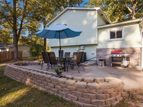 9669 Chateau St, Interlochen, MI 49643
