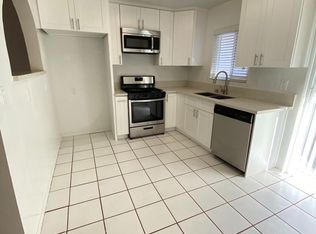 271 Parke St APT 1, Pasadena, CA 91101