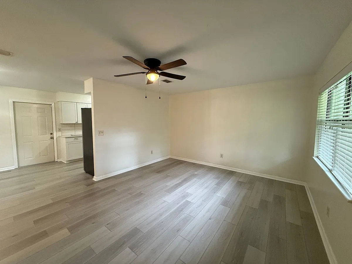 Building Photo - 15615 NW 138th Dr