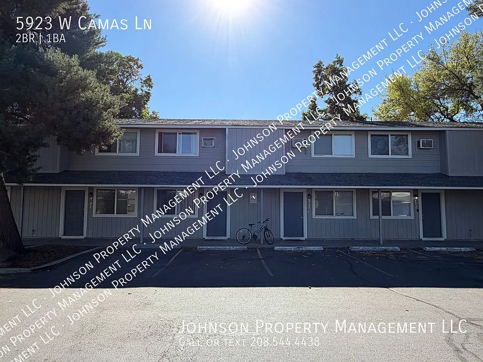 5923 W Camas Ln