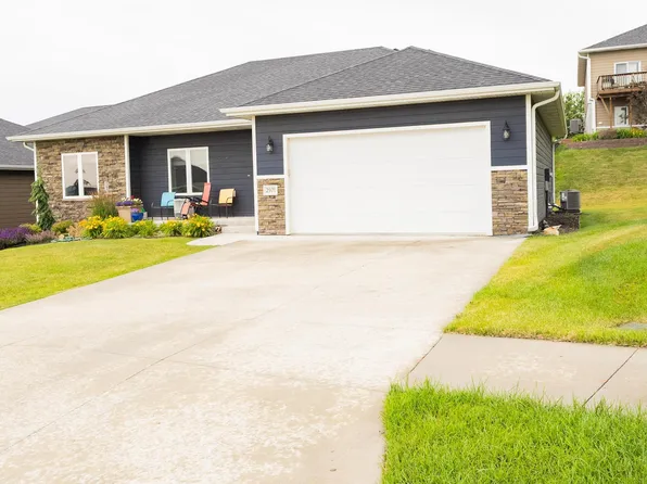 2971 Addison Cir, Sioux City, IA 51104