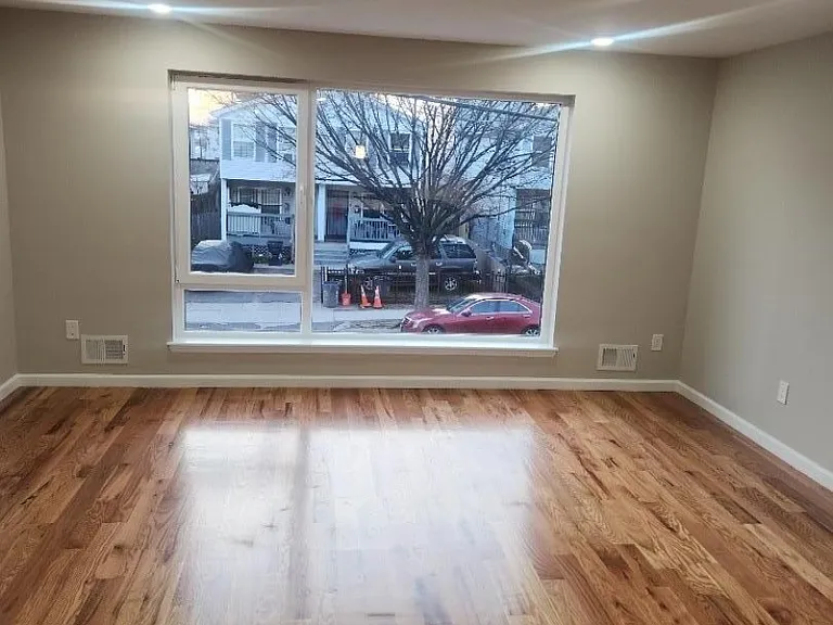 410 S 8th St — Photo 2